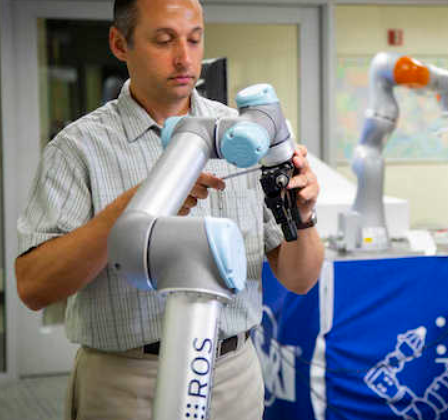 Collaborative vs. Industrial Robots: Understanding Their Distinct Roles in Modern Manufacturing
