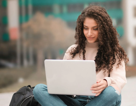 In-House Marketing vs. Digital Marketing Agency: Which is Right for Vancouver SMEs?