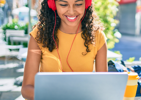 Choosing Between a Computer Science Degree and Bootcamps: Which Path is Right for You?