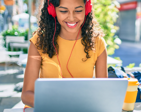 Choosing Between a Computer Science Degree and Bootcamps: Which Path is Right for You?