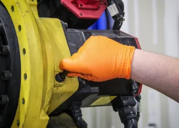 How Temperature and Environment Affect Robot Grease Performance