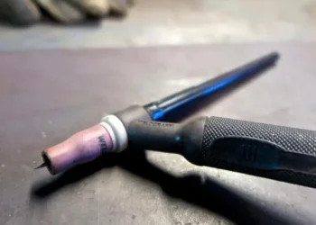 Air-Cooled vs. Water-Cooled Welding Torches: Which One is Right for You?