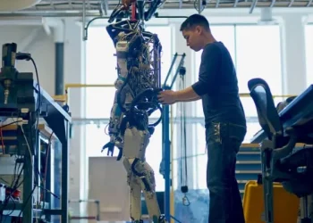 Why Robot Manufacturers Should Consider Developing Their Own Software